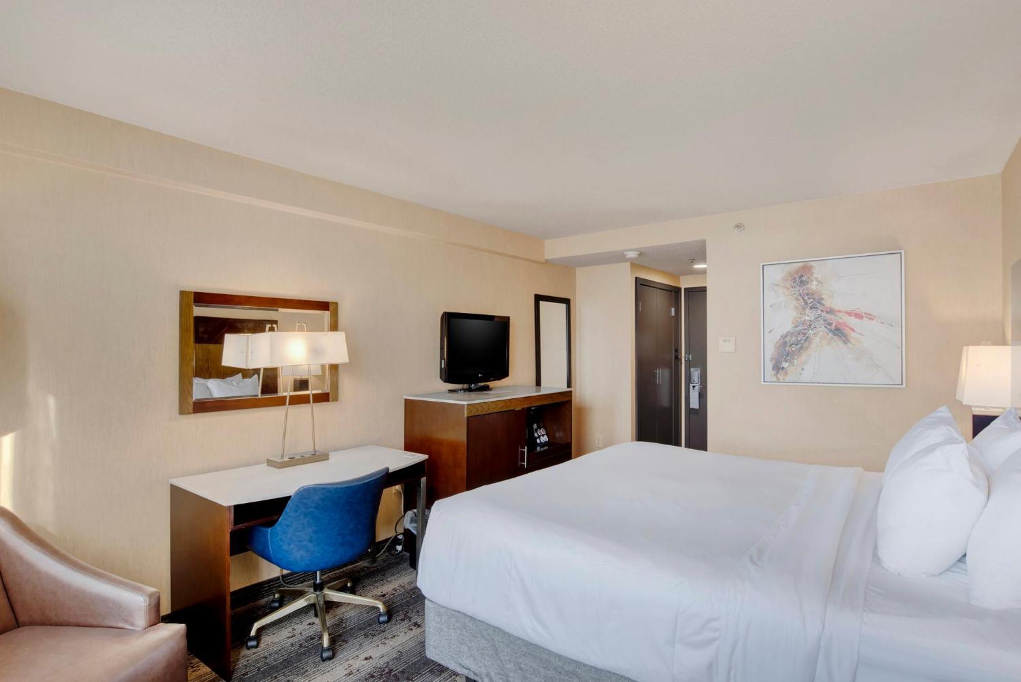Crowne Plaza Harrisburg-hershey By Ihg 4*