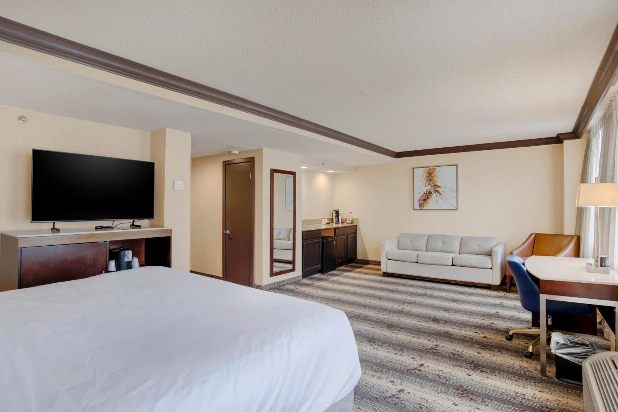 Crowne Plaza Harrisburg-hershey By Ihg Hotel Harrisburg