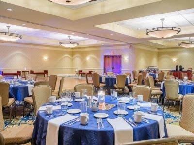 Hotel Crowne Plaza Harrisburg-hershey By Ihg 4*